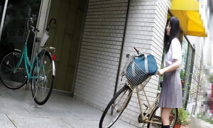 【Absolutely see to the end】Video pursuing Japan schoolgirls ※Viewing caution※